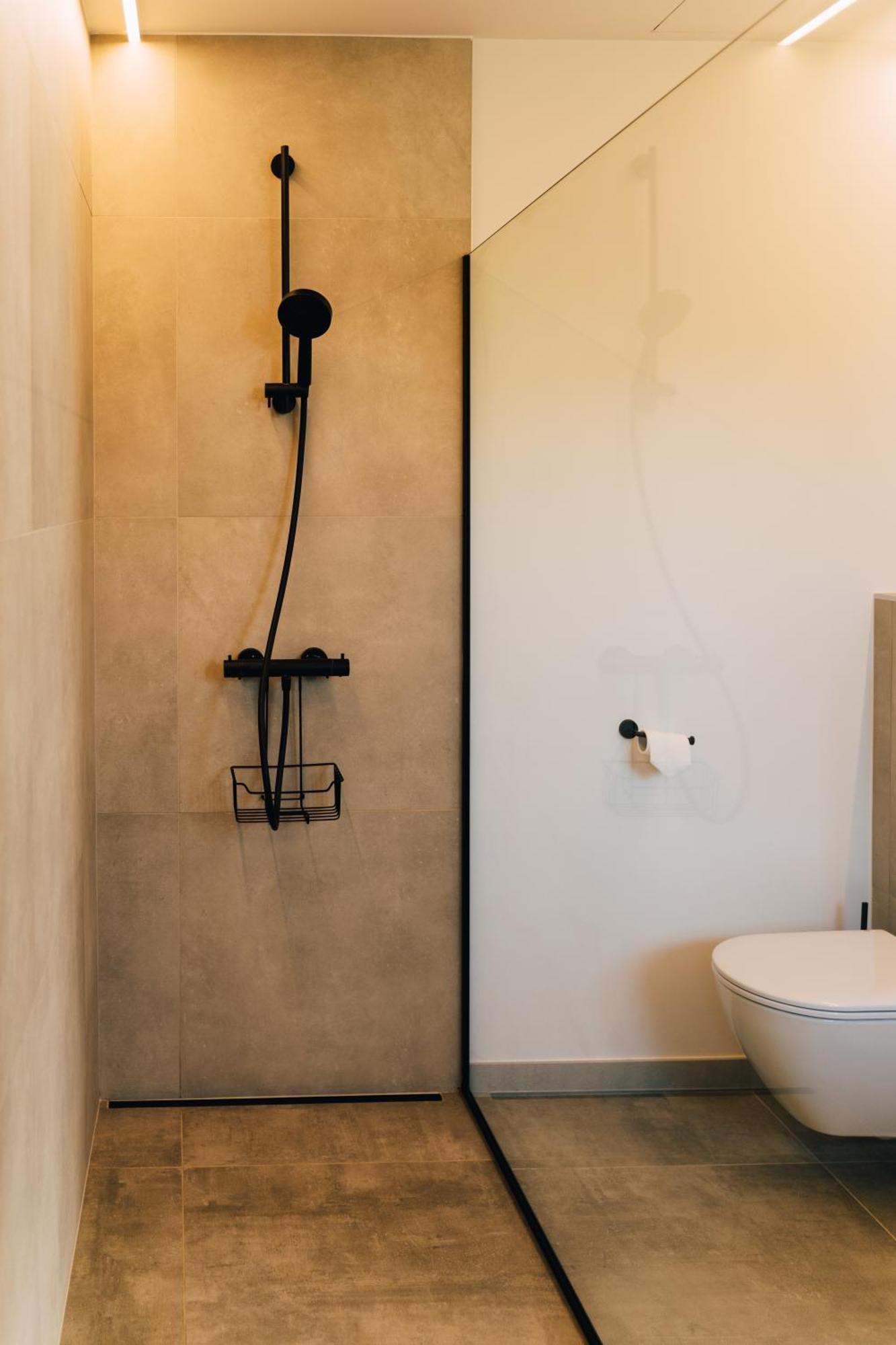 Factory Hotel Beveren  Bagian luar foto