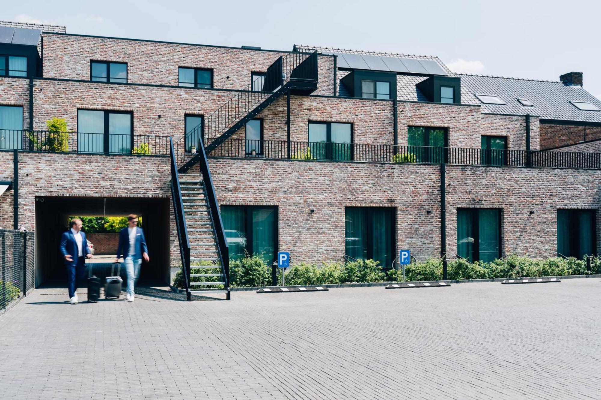 Factory Hotel Beveren  Bagian luar foto