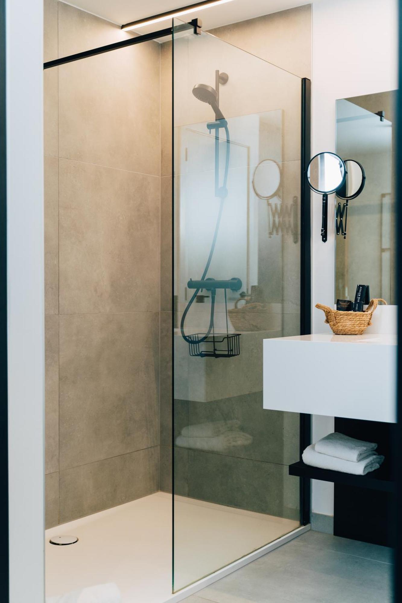 Factory Hotel Beveren  Bagian luar foto