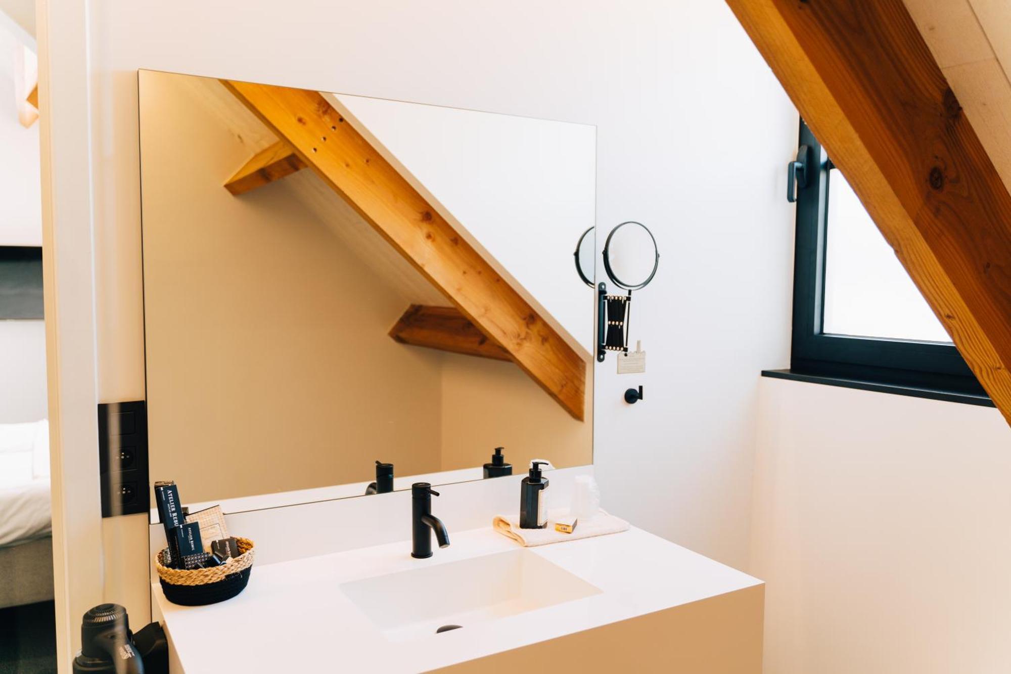 Factory Hotel Beveren  Bagian luar foto